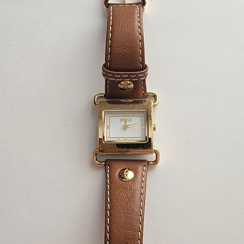 Vintage Watches Gossip Square Gold Watch Brown Leather Strap Classic Minimalist
